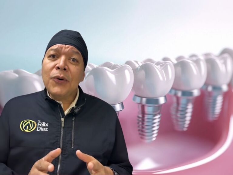 Dr. Félix Díaz explicando implantes dentales inmediatos en Caracas, con ilustración de dientes fijos el mismo día